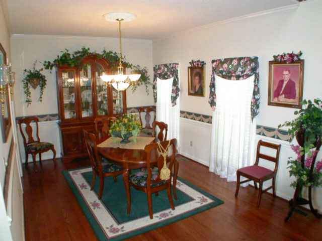 145 Walker Point Seneca, SC 29672 - Photo 3 of 9