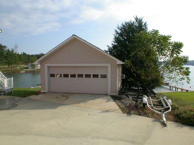 145 Walker Point Seneca, SC 29672 - Photo 8 of 9