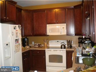 107 Raphael Court Williamstown, NJ 08094 - Photo 3 of 12