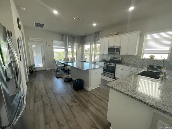 $2,800 | 5514 Pin Point, San Antonio, TX 78259