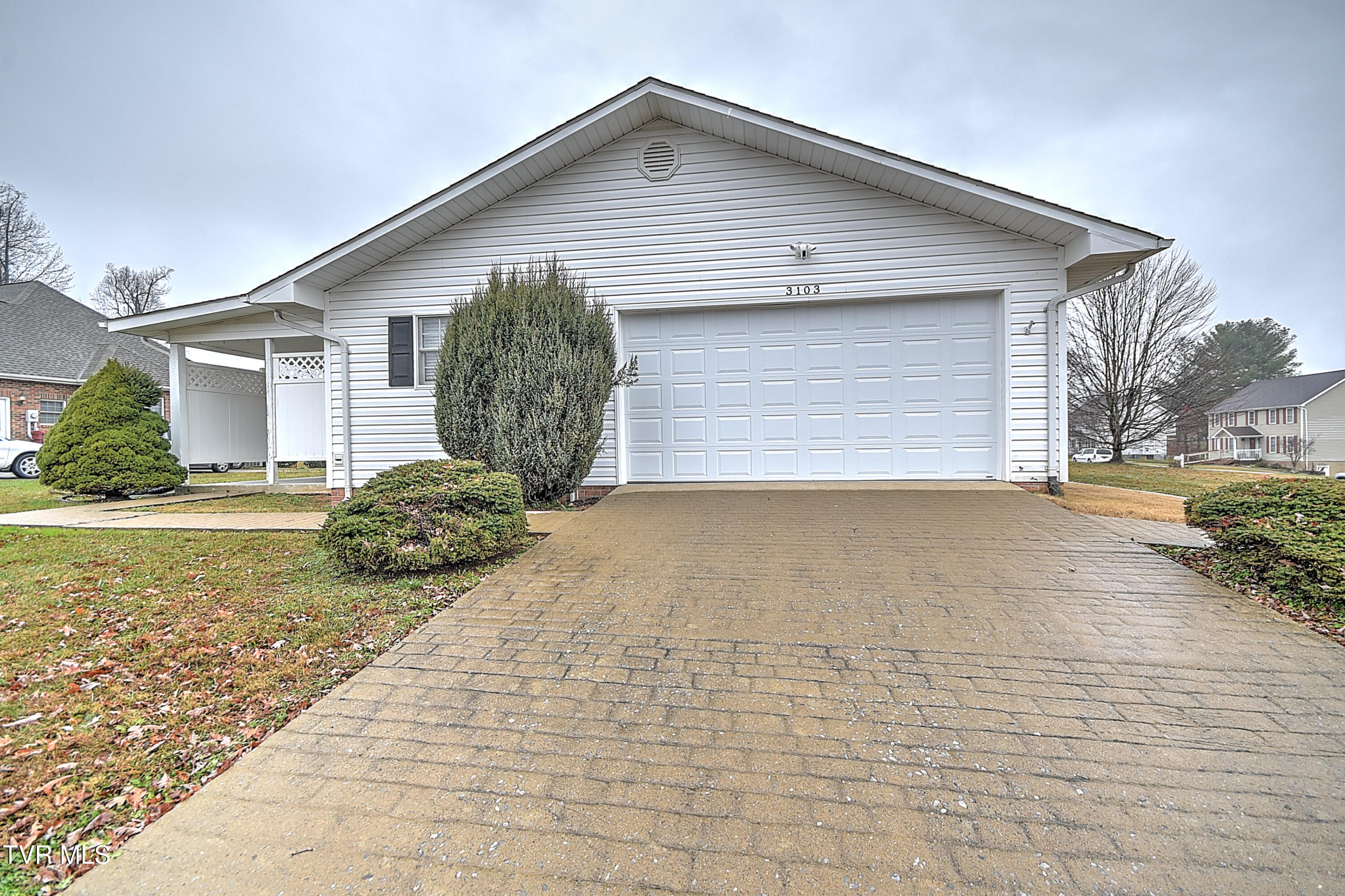 3103 Vicksburg Road Johnson City, TN 37604 - Photo 23 of 25 Side