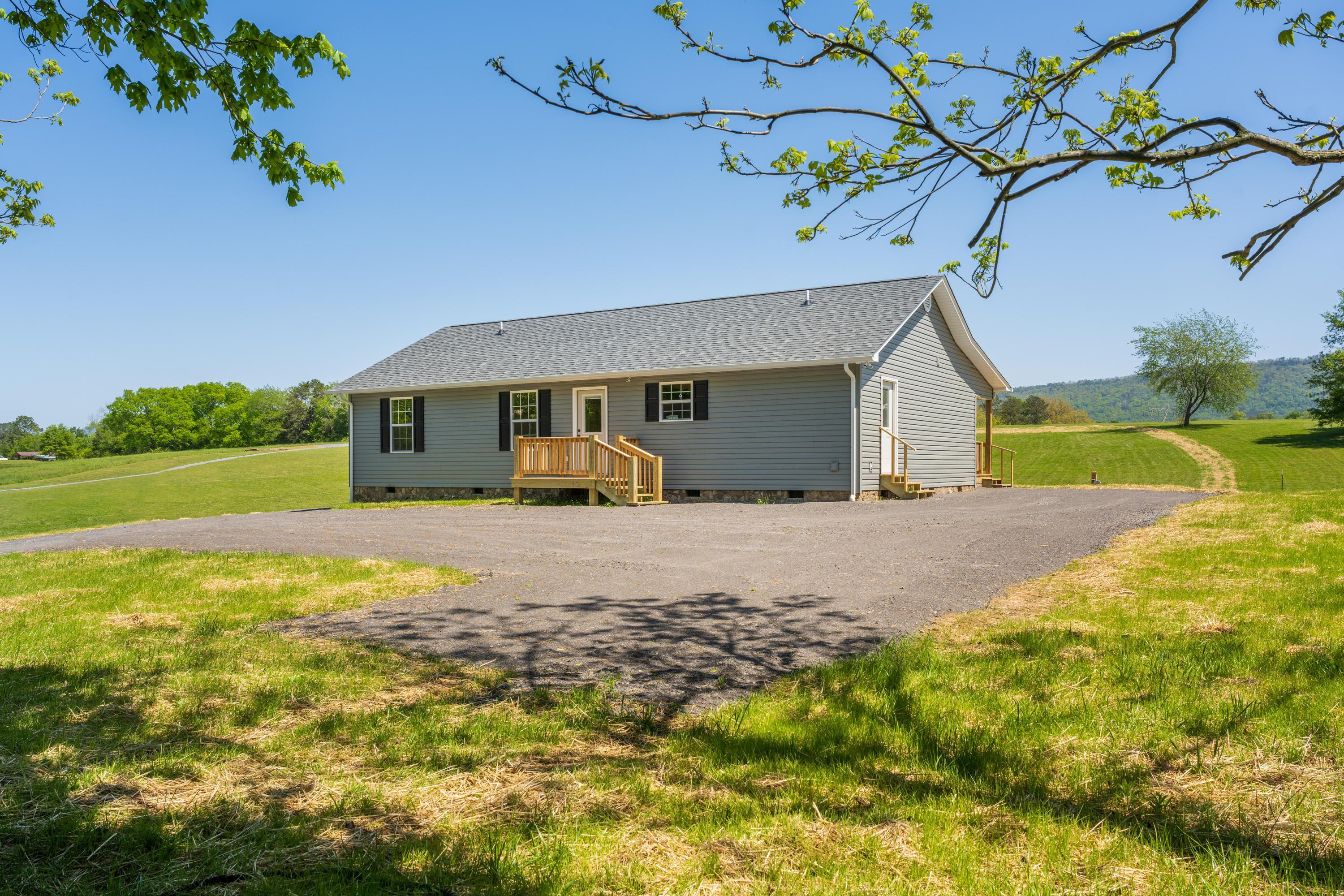 394 Etowah Road Benton, TN 37307 - Photo 1 of 20 16