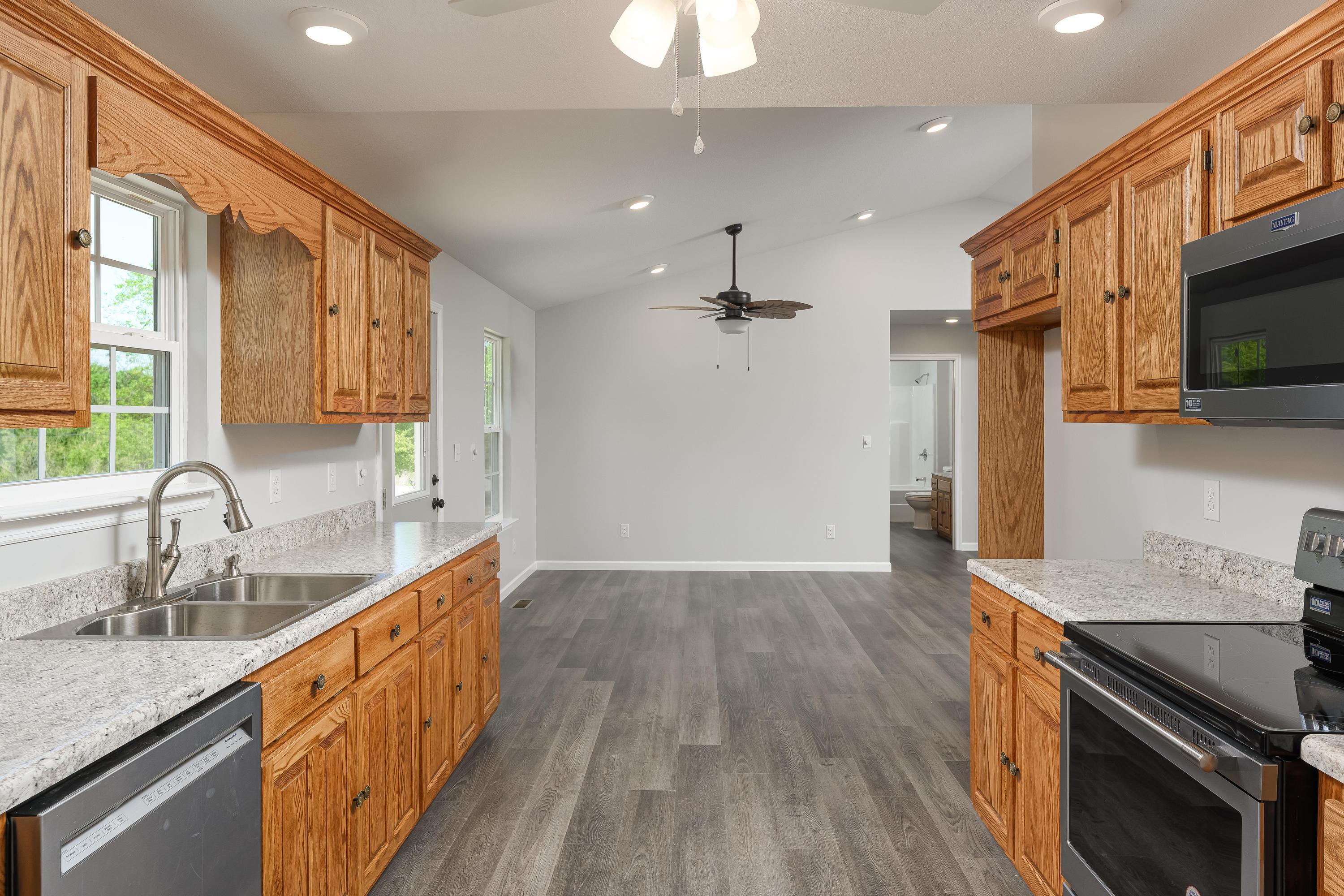 394 Etowah Road Benton, TN 37307 - Photo 11 of 20 9