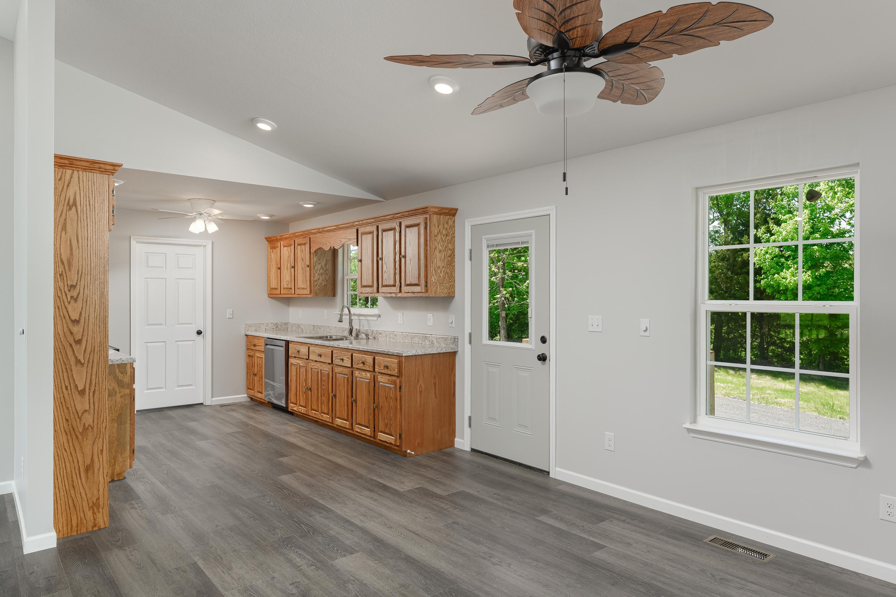 394 Etowah Road Benton, TN 37307 - Photo 6 of 20 5