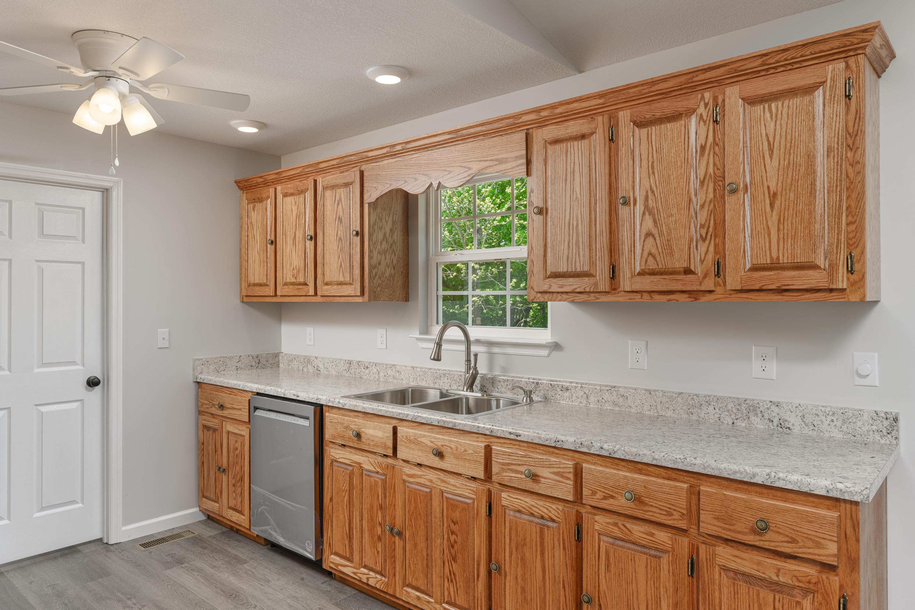 394 Etowah Road Benton, TN 37307 - Photo 9 of 20 7