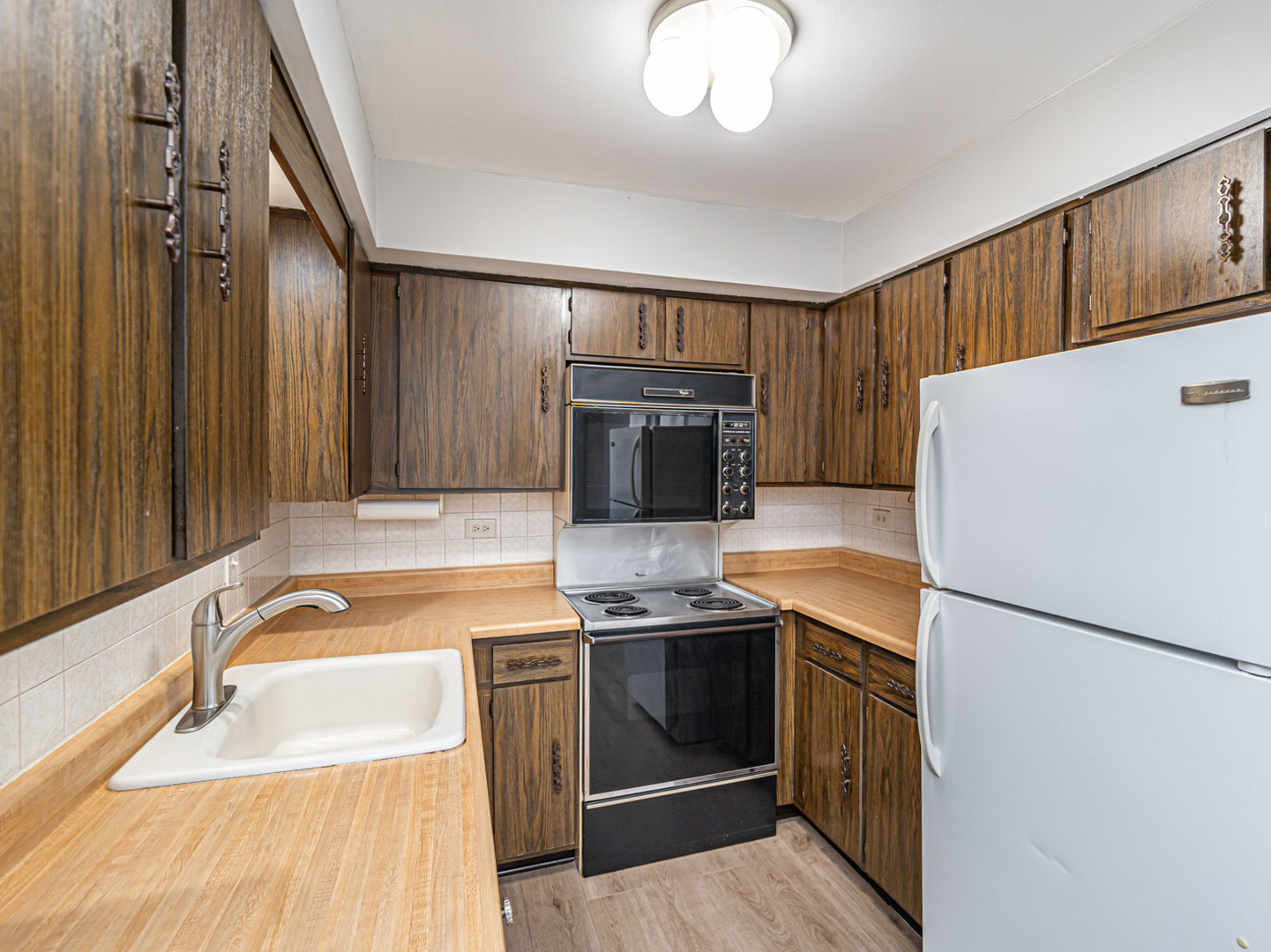 1763 West Algonquin Road, Unit 3B Mount Prospect, IL 60056 - Photo 12 of 21 Gallery Image 12