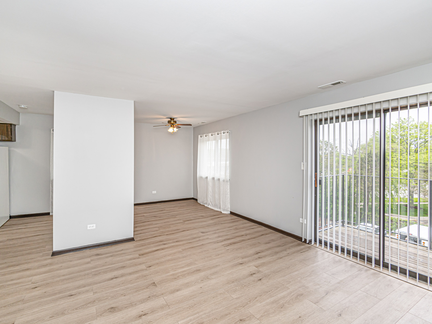 1763 West Algonquin Road, Unit 3B Mount Prospect, IL 60056 - Photo 3 of 21 Gallery Image 3