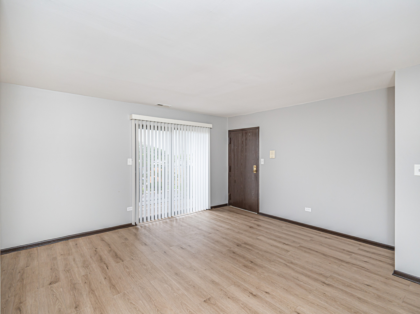 1763 West Algonquin Road, Unit 3B Mount Prospect, IL 60056 - Photo 4 of 21 Gallery Image 4