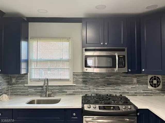 $2,800 | 12A Gramercy Gardens Place, Unit 12, Middlesex, NJ 08846