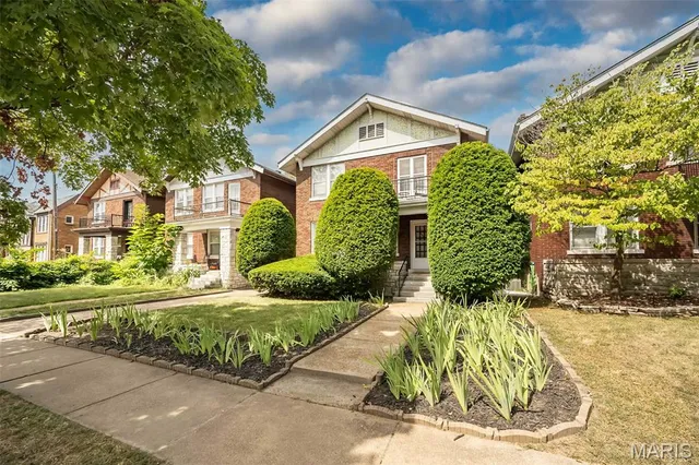 $399,000 | 1109 Claytonia Terrace, Richmond Heights, MO 63117