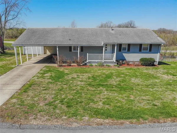 $160,000 | 526 Strohbeck Lane, Bethalto, IL 62010