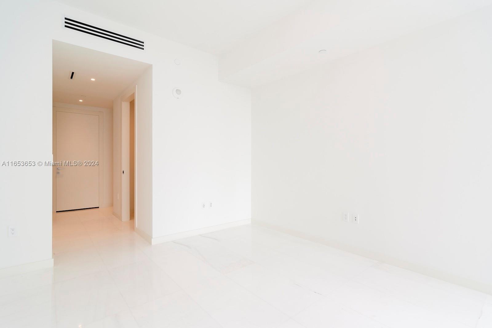 300 Biscayne Blvd Way, Unit 902 Miami, FL 33131 - Photo 20 of 31