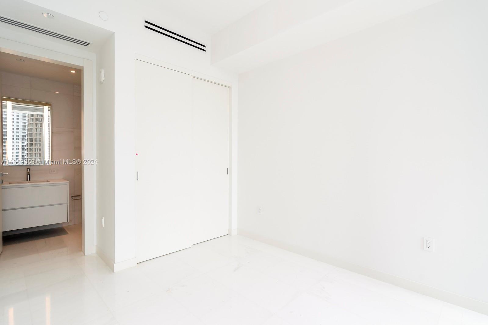 300 Biscayne Blvd Way, Unit 902 Miami, FL 33131 - Photo 27 of 31