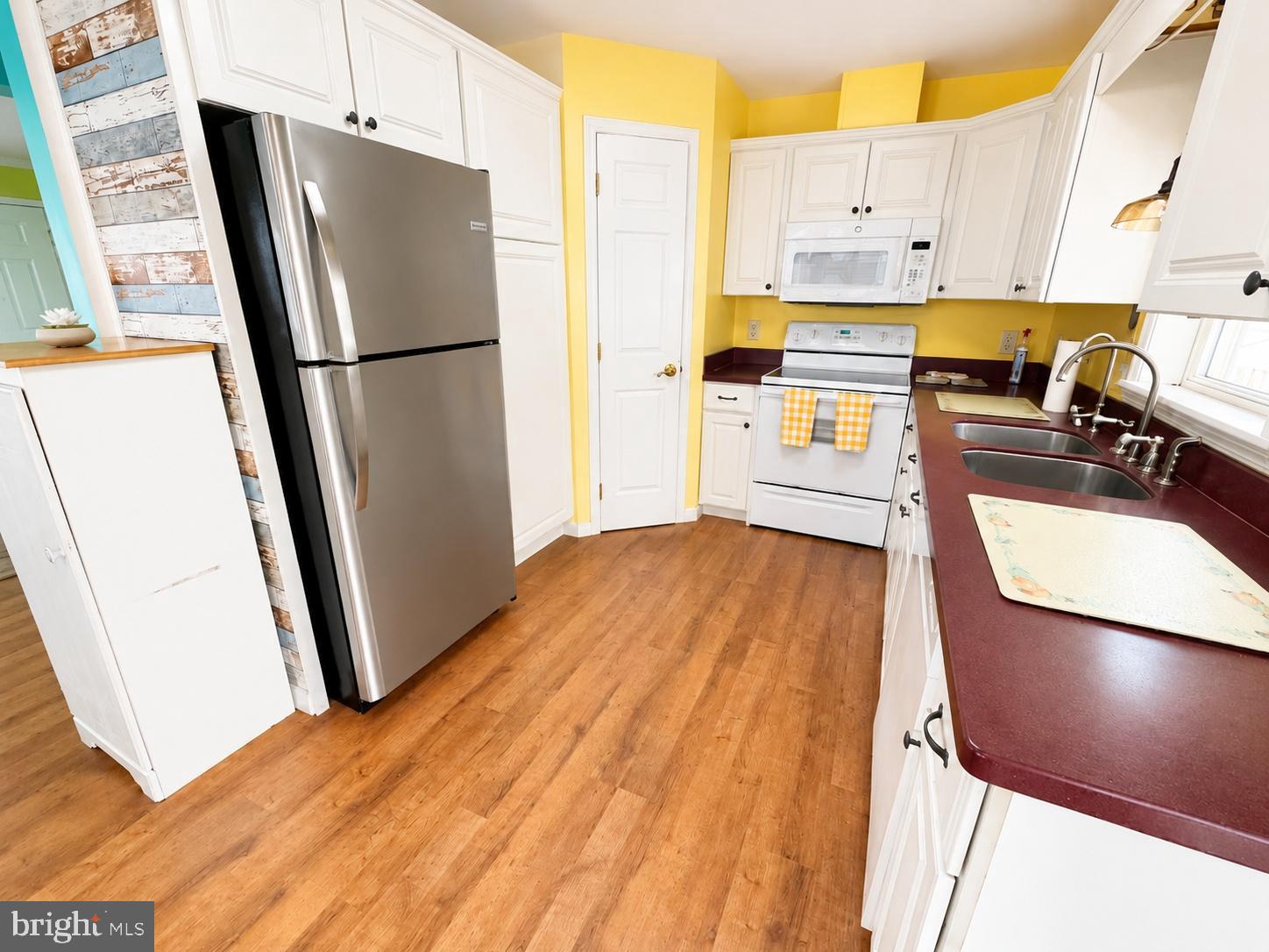 37097 Sandpiper Road, Unit 9 Long Neck, DE 19966 - Photo 22 of 48 kitchen