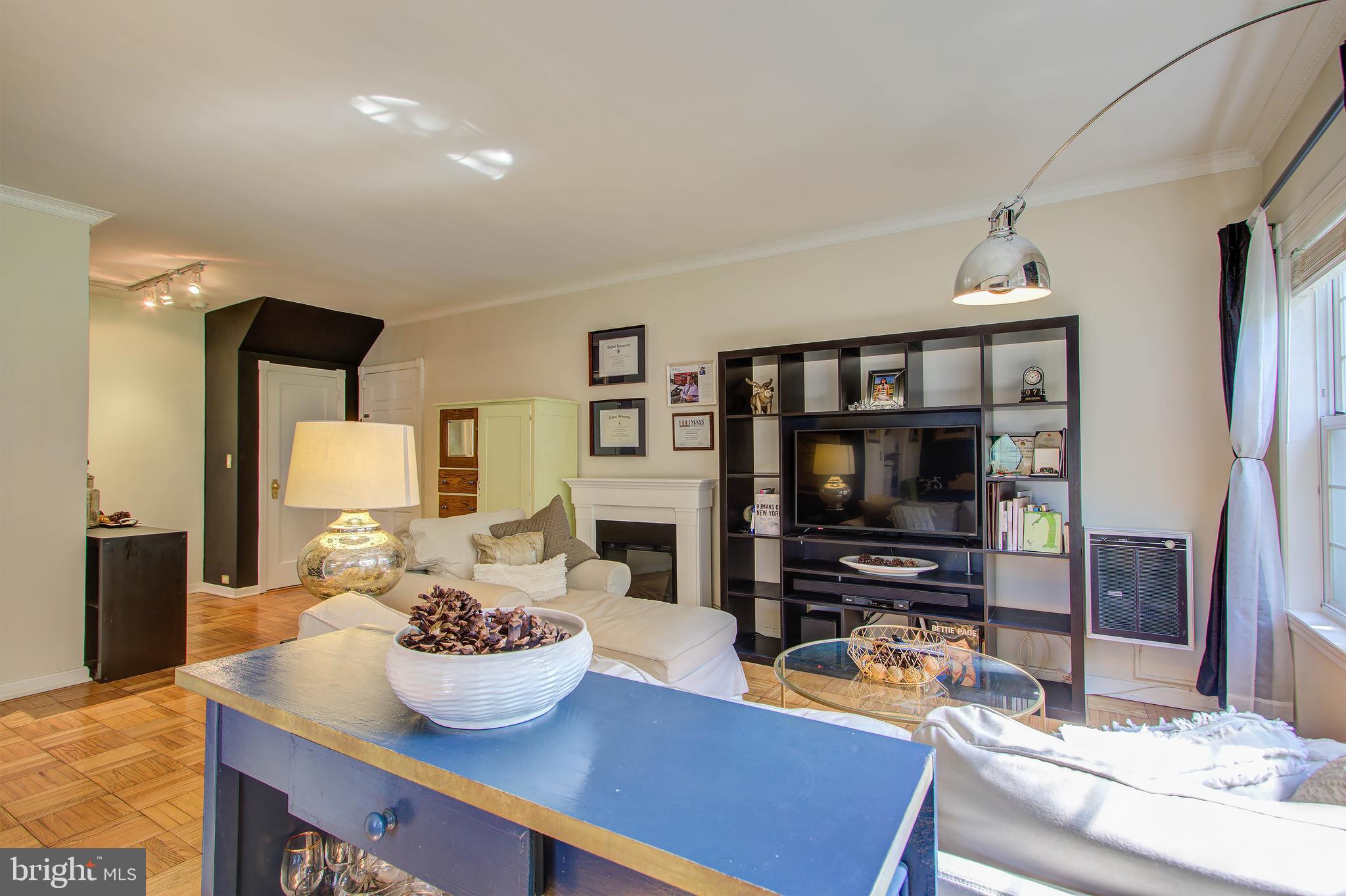 3235 Gunston Road, Unit 3235 Alexandria, VA 22302 - Photo 6 of 33 Gallery Image 6