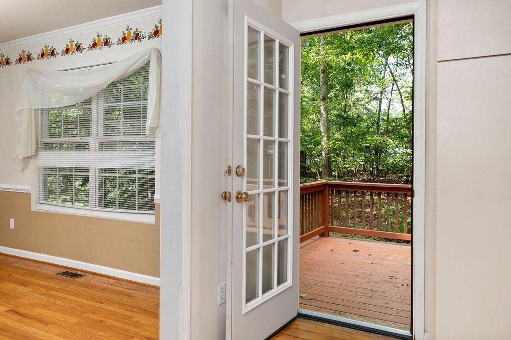 661 Jefferson Drive Palmyra, VA 22963 - Photo 21 of 41 a view of an entryway with a window