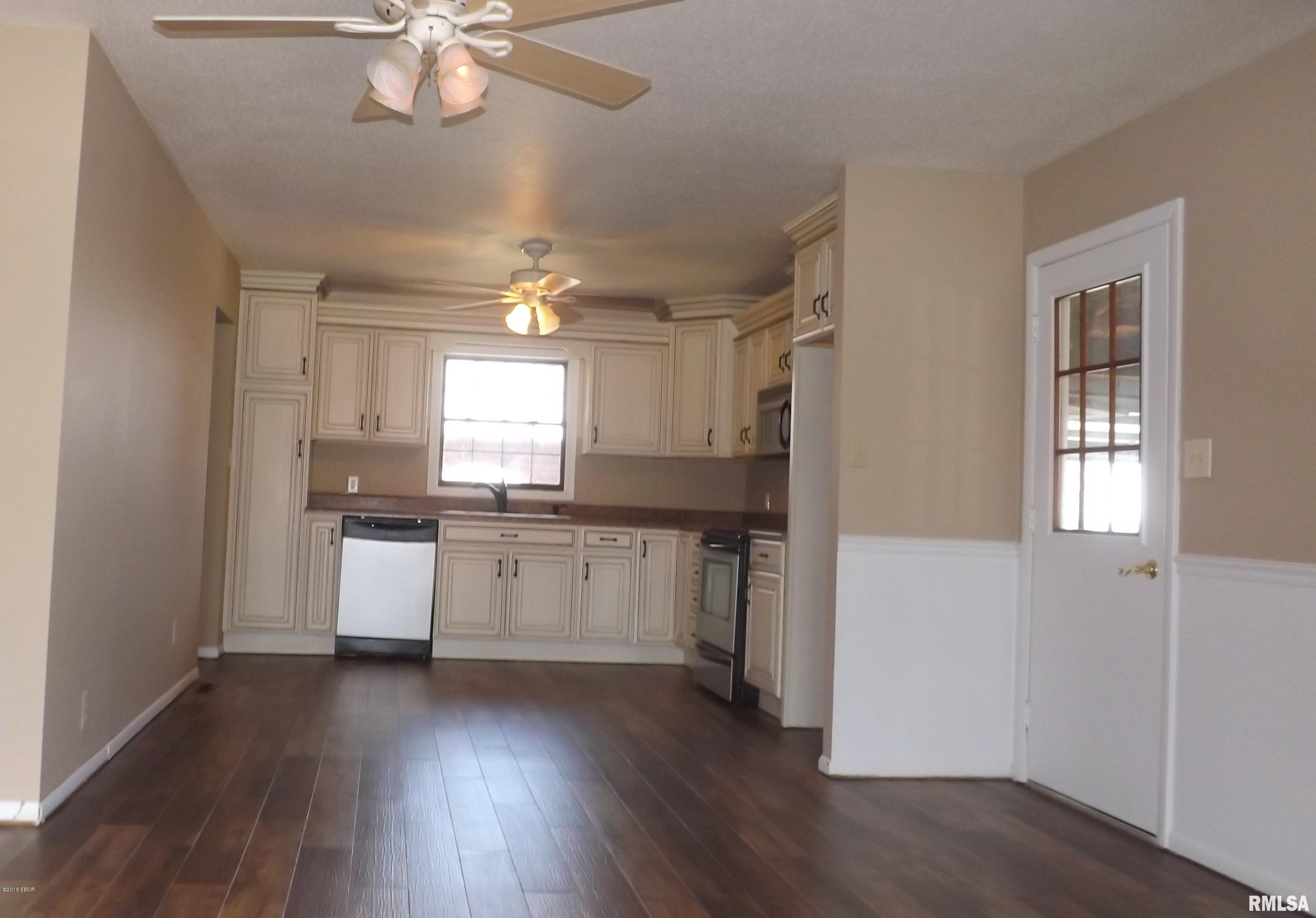 12297 North Benton Road Benton, IL 62812 - Photo 3 of 48 Gallery Image 3