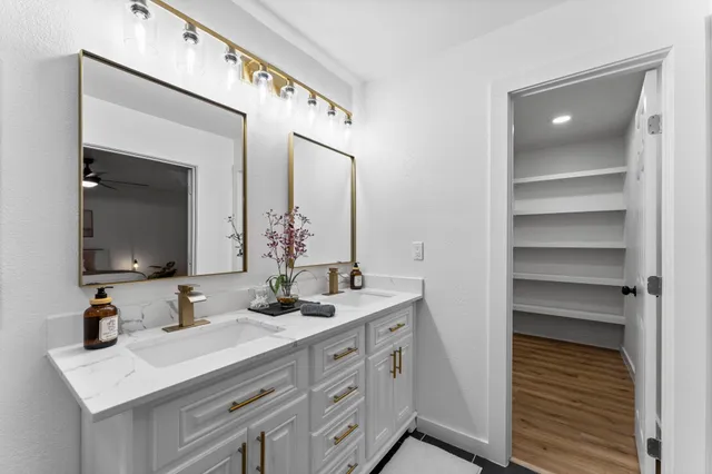 a view of an empty walk in closet