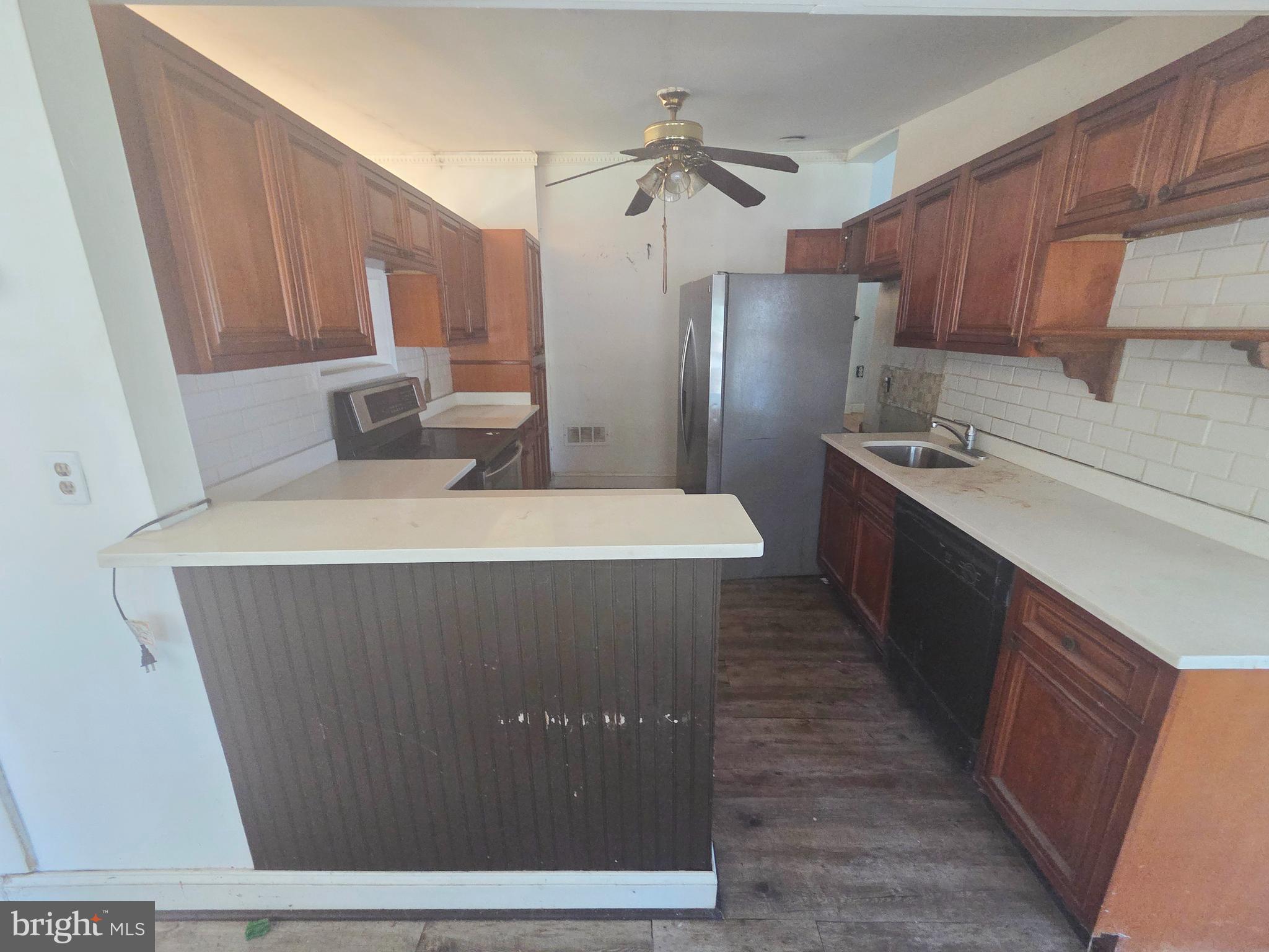 15 Beach Road Glen Burnie, MD 21060 - Photo 12 of 22 Kitchen