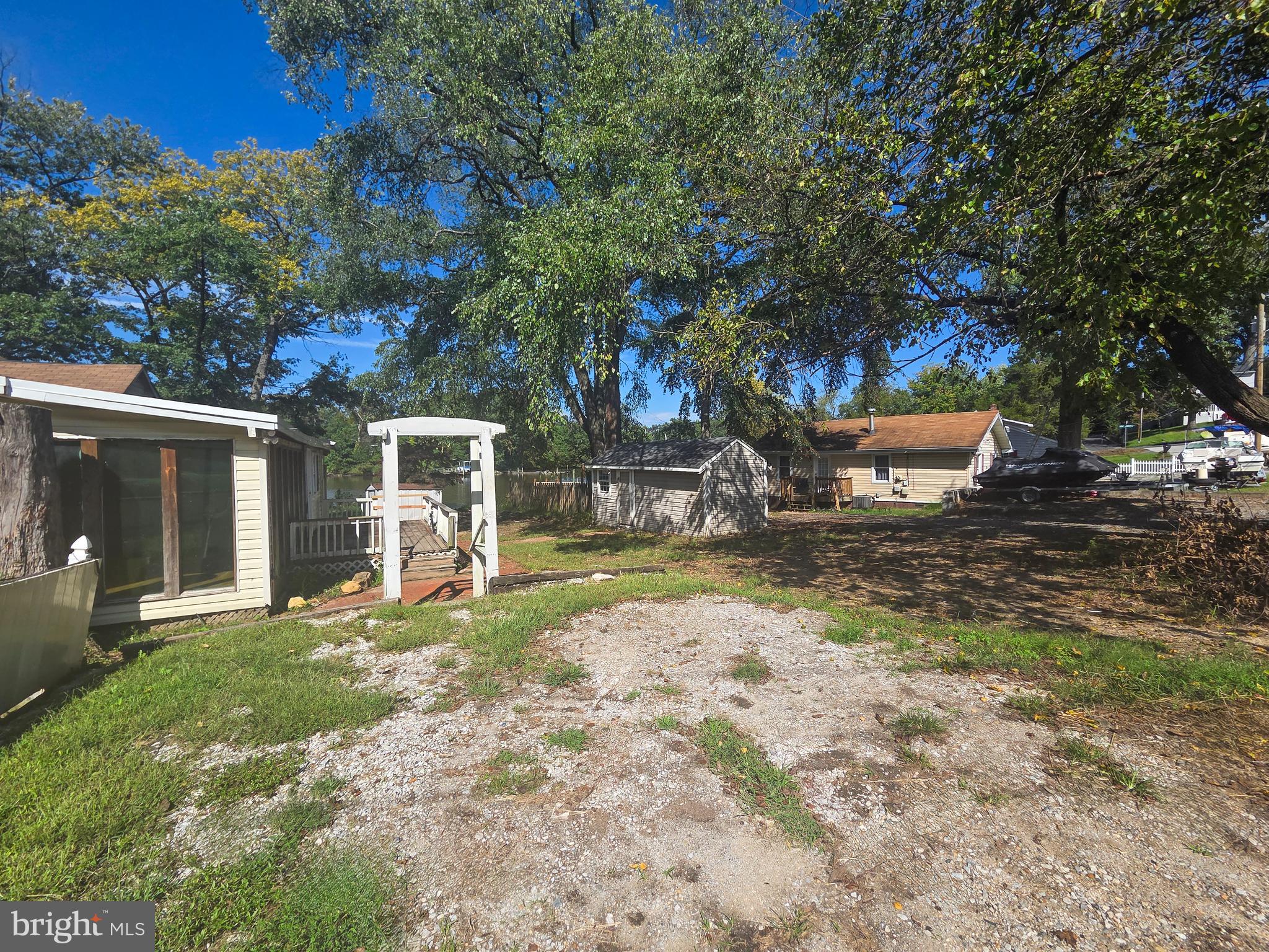 15 Beach Road Glen Burnie, MD 21060 - Photo 10 of 22 Front right side