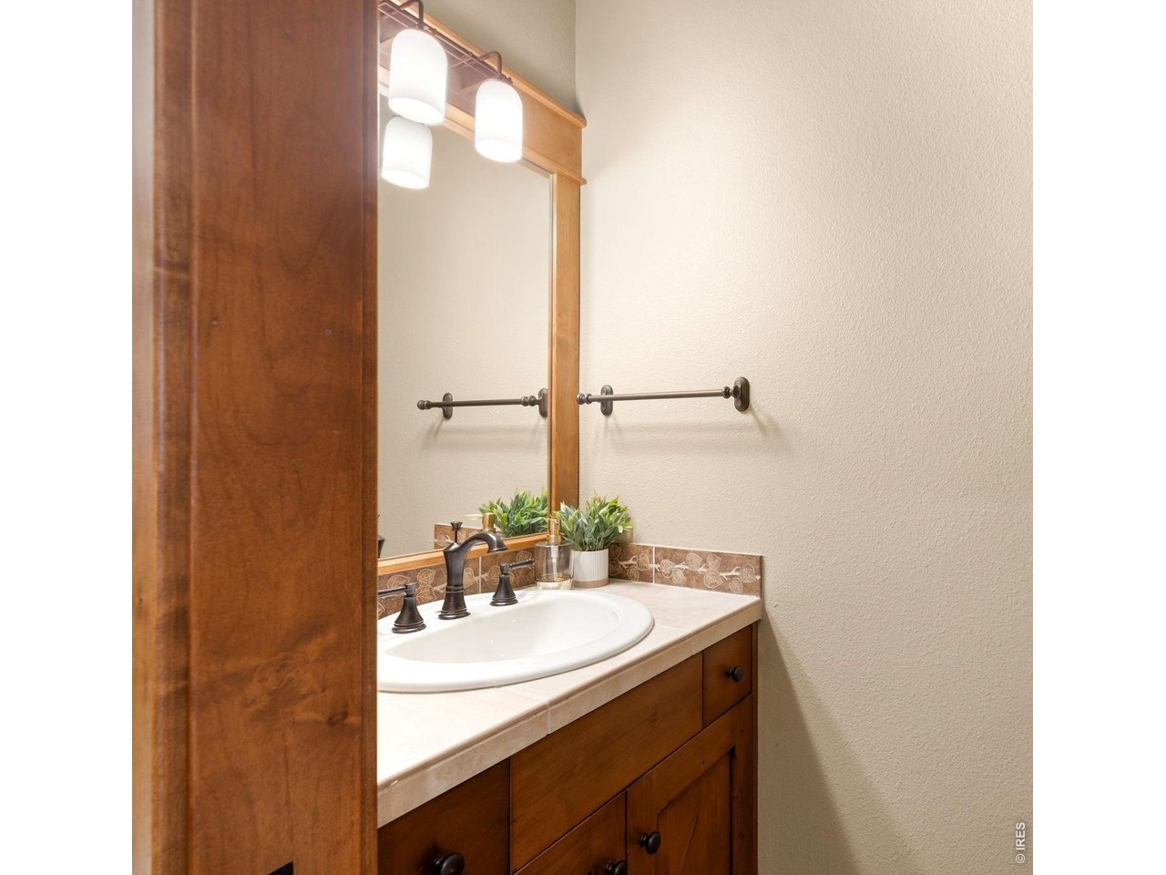 6467 Rookery Road Fort Collins, CO 80528 - Photo 17 of 50 2nd Main Level Powder Bathroom