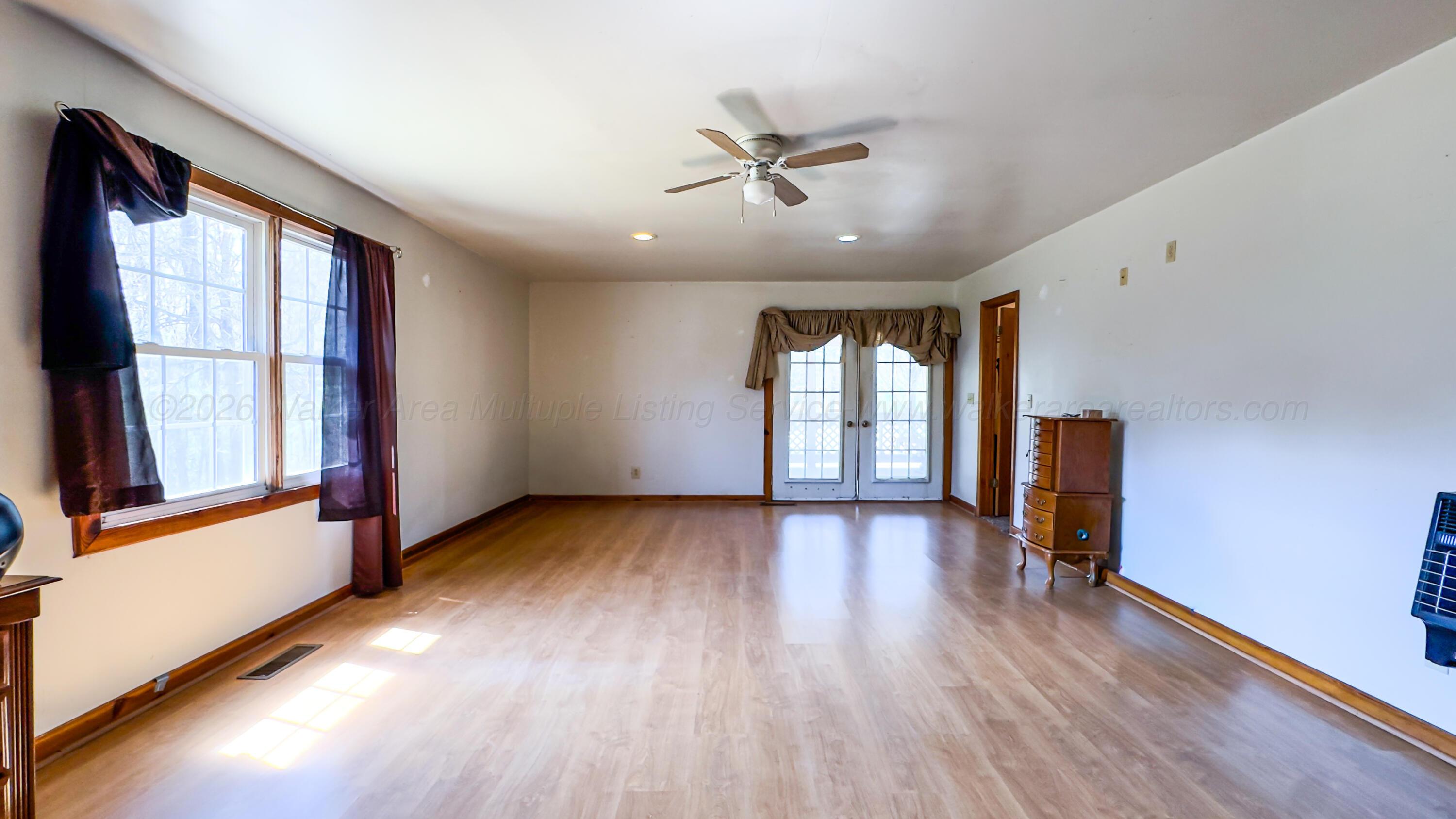 922 20th Street Southwest Fayette, AL 35555 - Photo 14 of 40 Master Bedroom