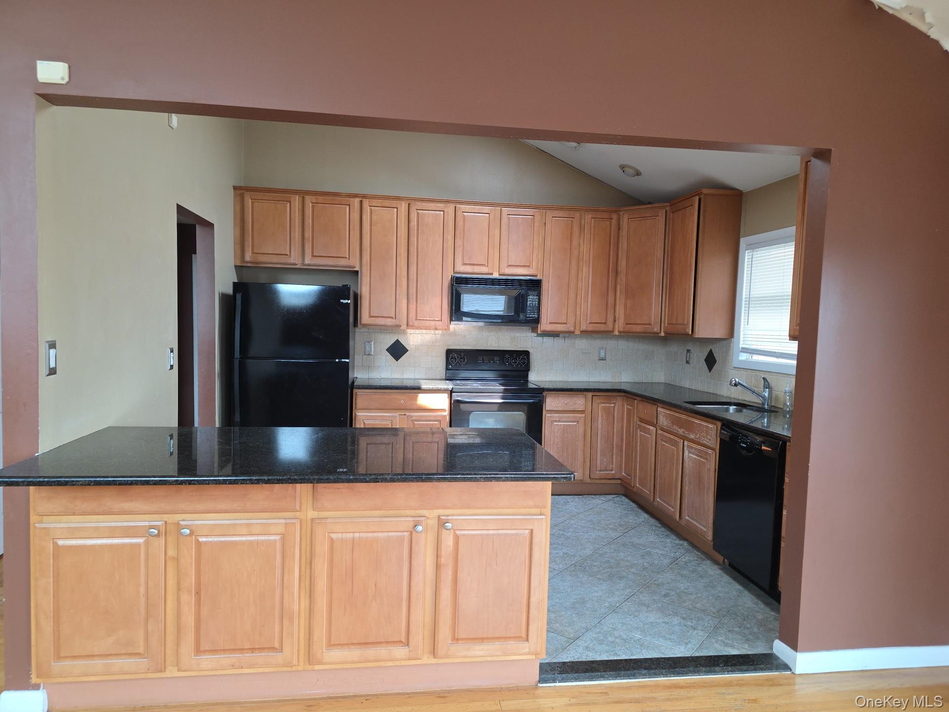2871 Shore Road Seaford, NY 11783 - Photo 6 of 27 Gallery Image 6
