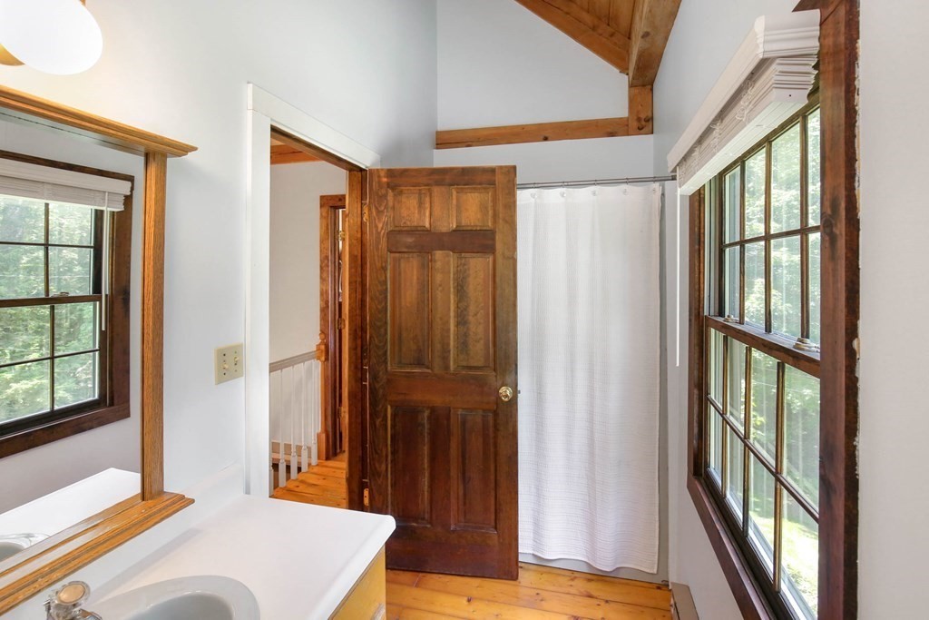95 Crawford Road Rutland, MA 01543 - Photo 27 of 37