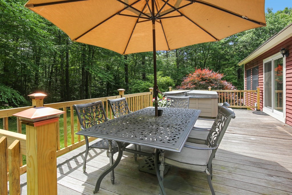 95 Crawford Road Rutland, MA 01543 - Photo 28 of 37
