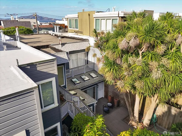 $2,339,900 | 2661-2663 Greenwich Street, San Francisco, CA 94123