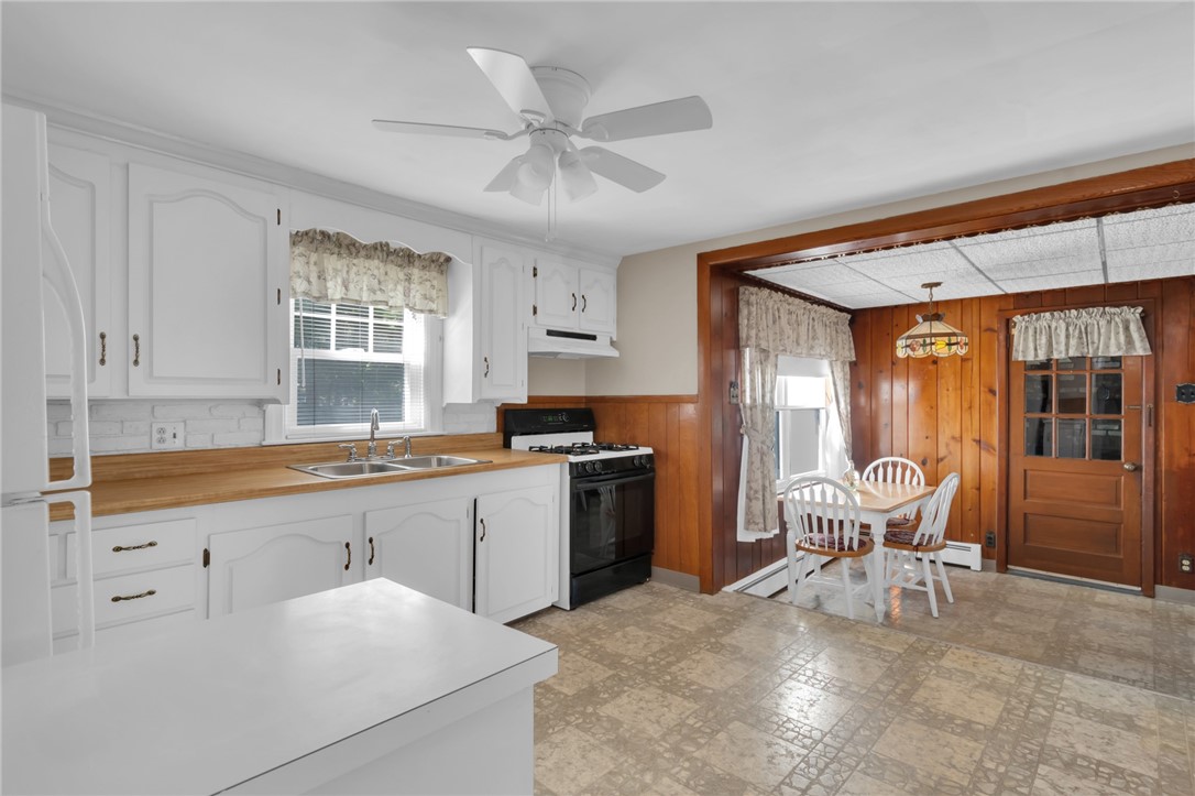 216 Riverside Avenue Warwick, RI 02889 - Photo 6 of 30