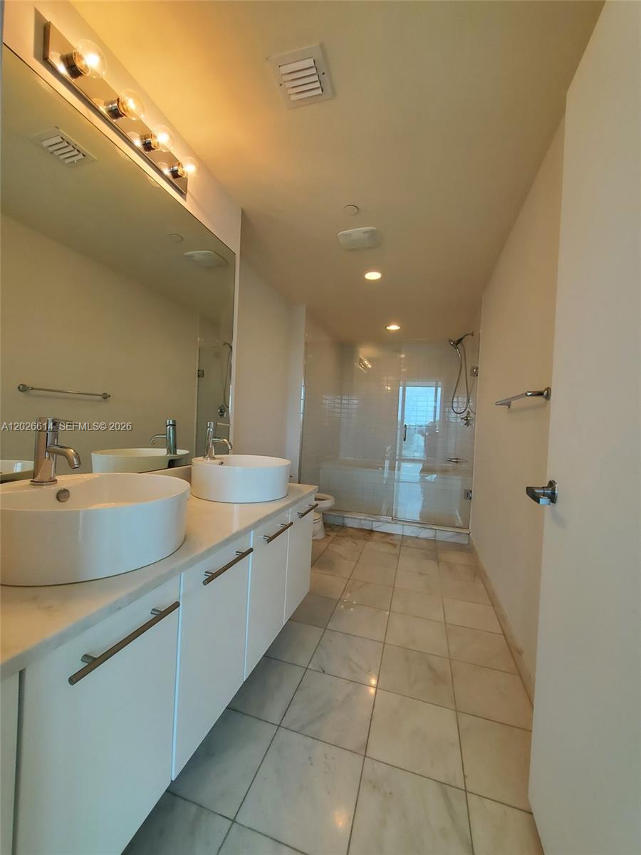 888 Biscayne Boulevard, Unit 311 Miami, FL 33132 - Photo 9 of 13