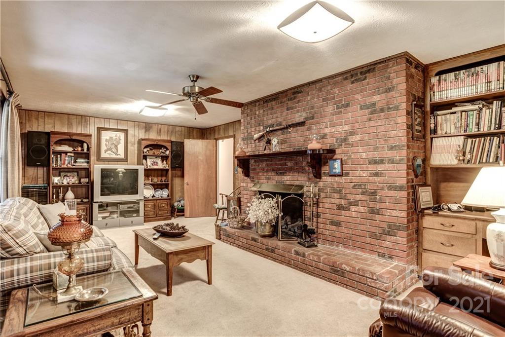 5 Highlander Road Asheville, NC 28804 - Photo 11 of 35 Gallery Image 11