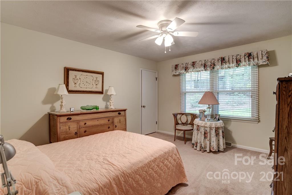 5 Highlander Road Asheville, NC 28804 - Photo 16 of 35 Gallery Image 16