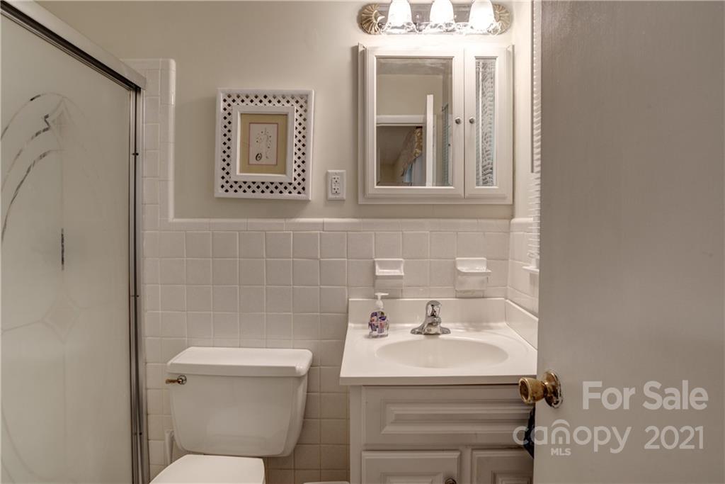 5 Highlander Road Asheville, NC 28804 - Photo 20 of 35 Gallery Image 20