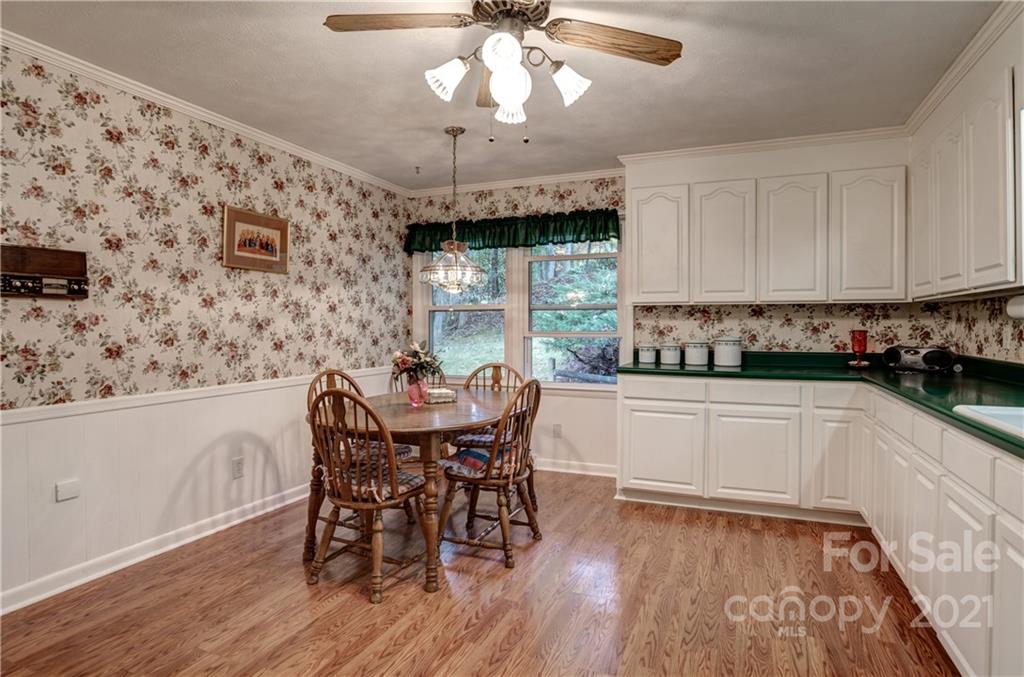 5 Highlander Road Asheville, NC 28804 - Photo 8 of 35 Gallery Image 8