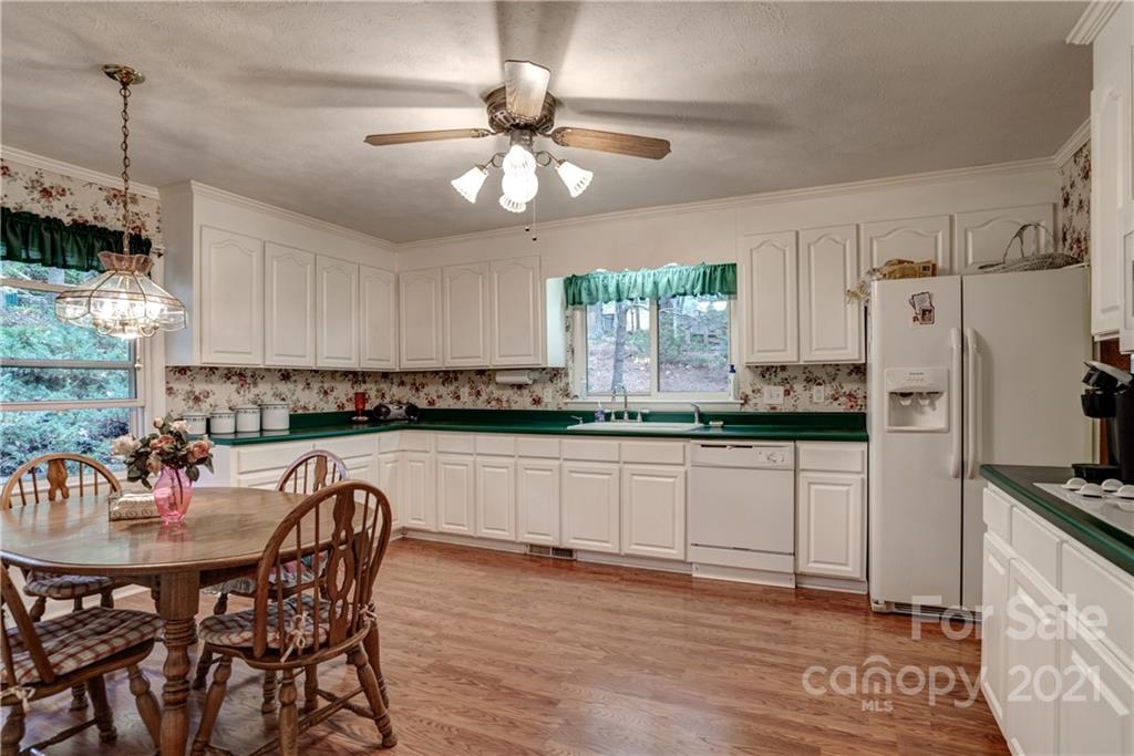 5 Highlander Road Asheville, NC 28804 - Photo 10 of 35 Gallery Image 10