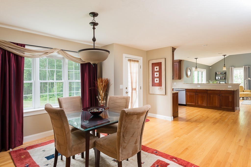 522 Holly Road Marshfield, MA 02050 - Photo 12 of 30 Gallery Image 12