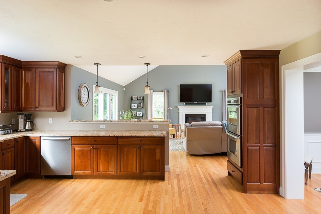 522 Holly Road Marshfield, MA 02050 - Photo 13 of 30 Gallery Image 13