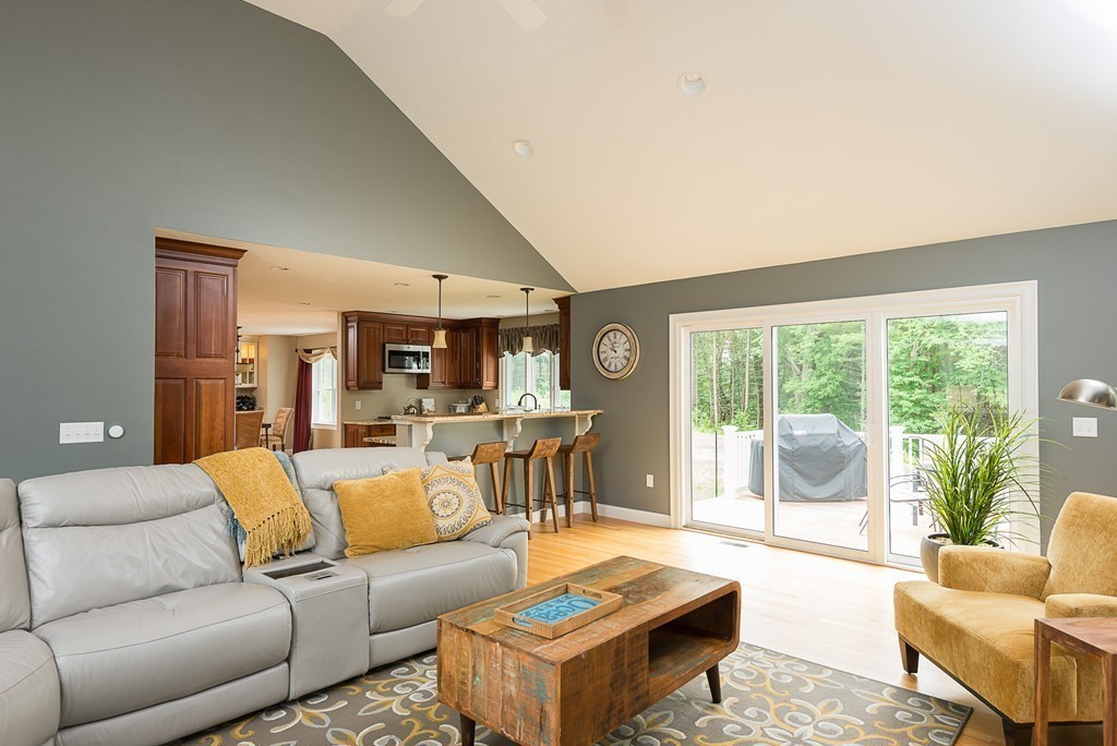 522 Holly Road Marshfield, MA 02050 - Photo 16 of 30 Gallery Image 16