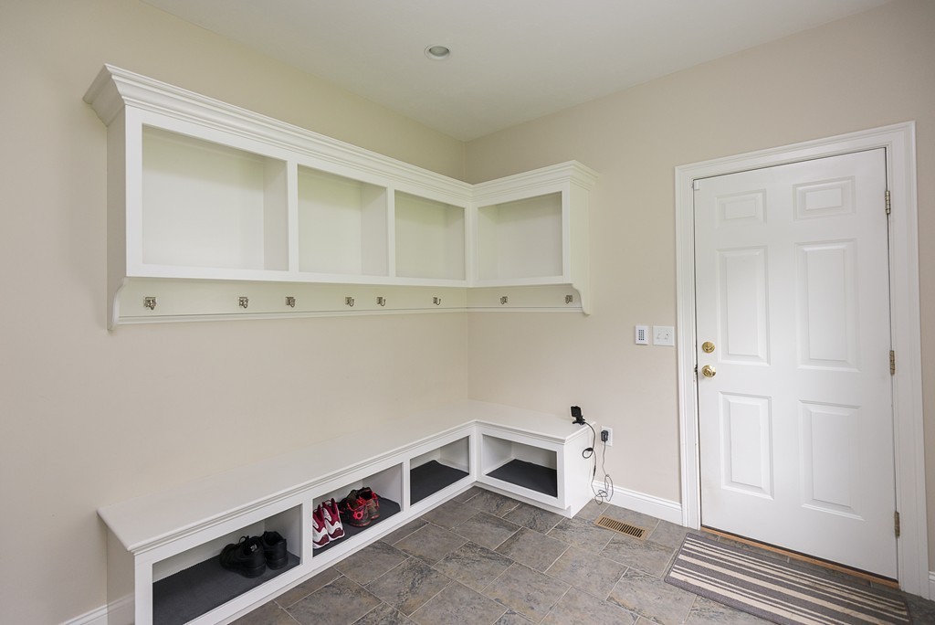 522 Holly Road Marshfield, MA 02050 - Photo 20 of 30 Gallery Image 20