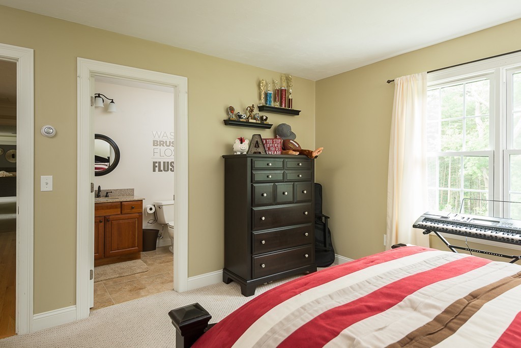 522 Holly Road Marshfield, MA 02050 - Photo 25 of 30 Gallery Image 25