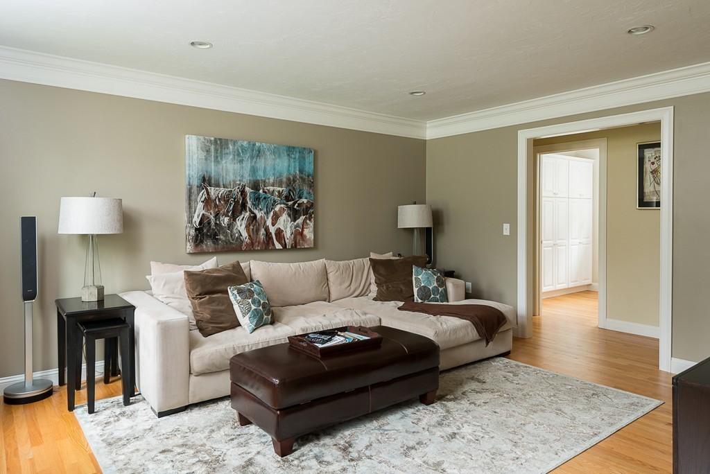 522 Holly Road Marshfield, MA 02050 - Photo 5 of 30 Gallery Image 5