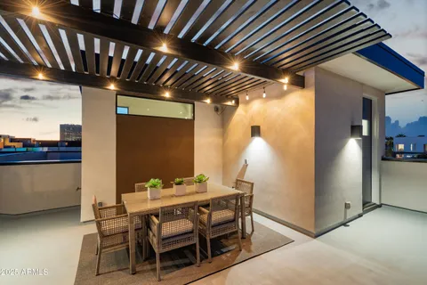 $795,000 | 377 East Windsor Avenue, Unit 7, Phoenix, AZ 85004