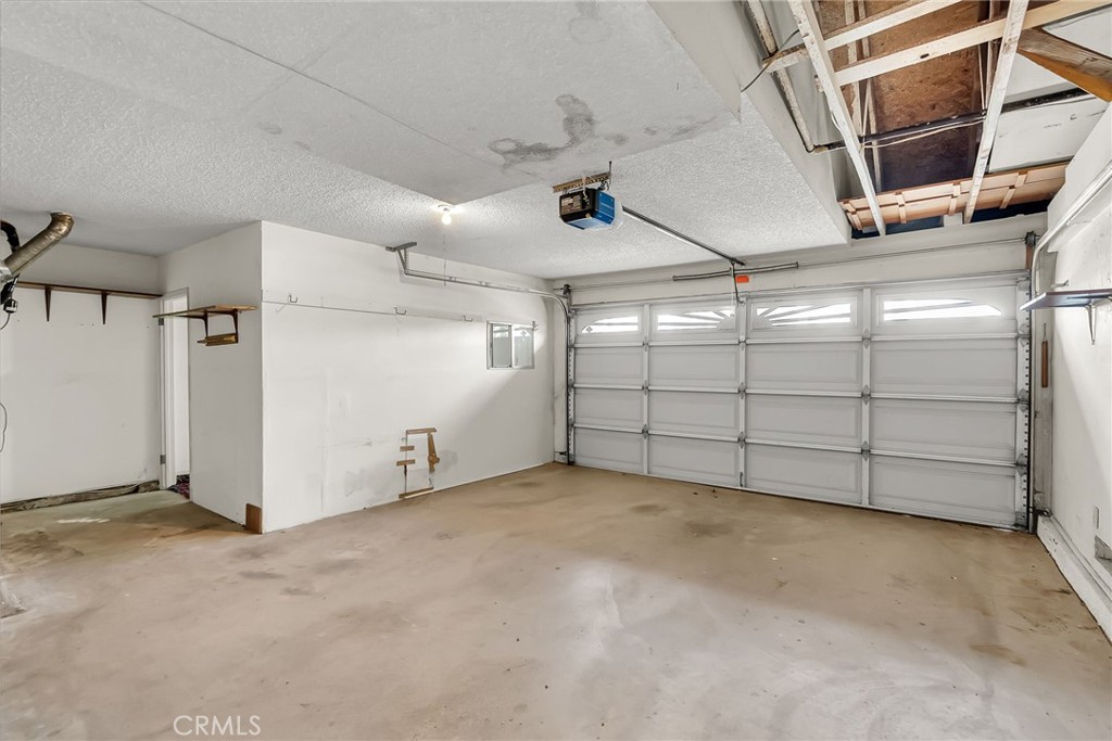 2892 Jackson Street Riverside, CA 92503 - Photo 23 of 29 a view of garage