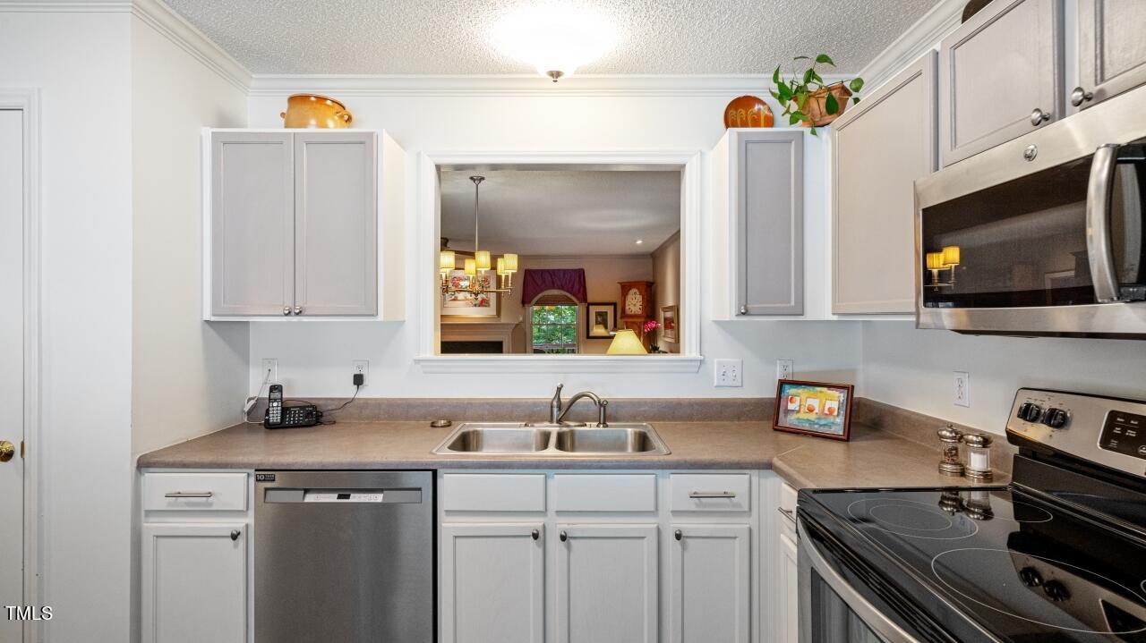 4423 Antique Lane Raleigh, NC 27616 - Photo 6 of 33 6 kitchen 3