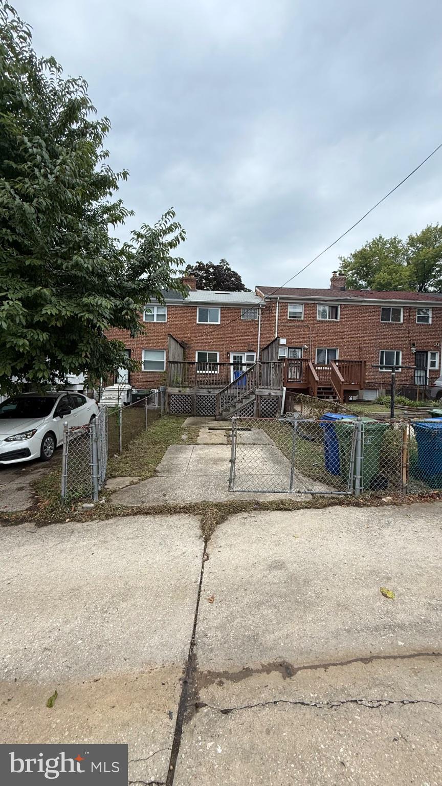 617 Brisbane Road Baltimore, MD 21229 - Photo 7 of 8 Rear parking area
