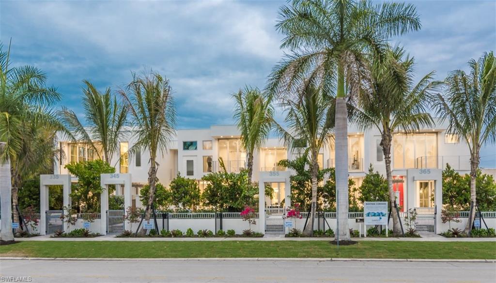 325 Banyan Boulevard Naples, FL 34102 - Photo 19 of 19 a view of a park with a palm trees