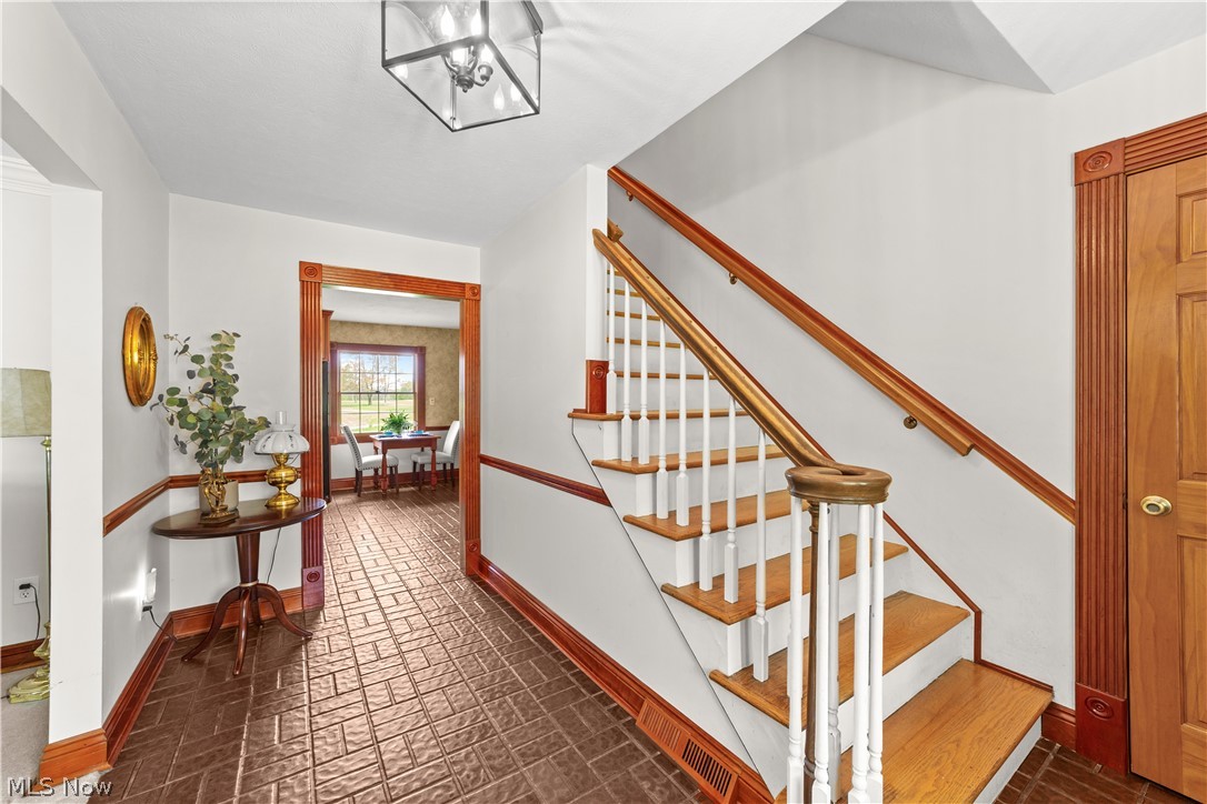 8730 Bainbridge Road Chagrin Falls, OH 44023 - Photo 3 of 44