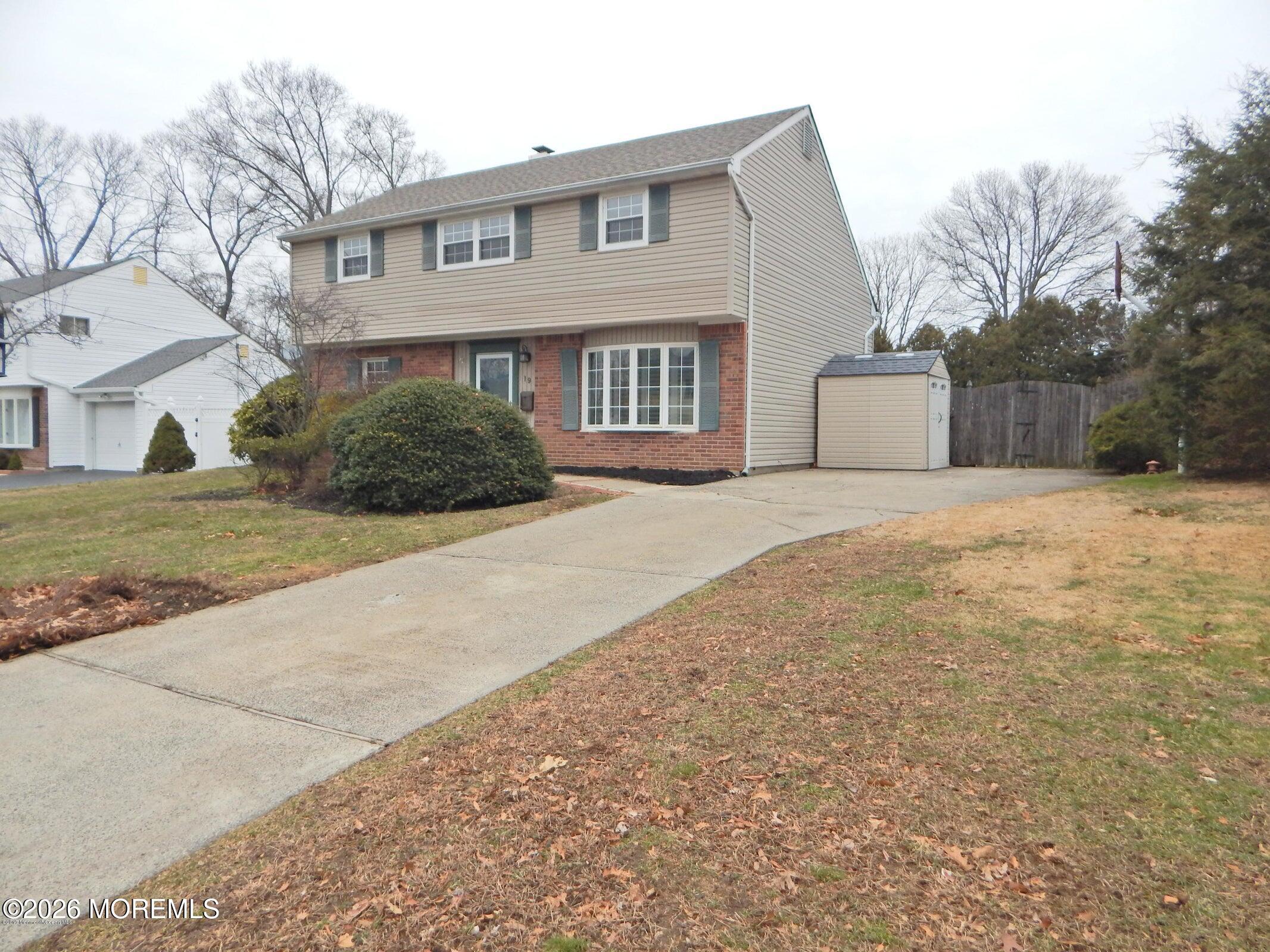 19 Peach Tree Road Oakhurst, NJ 07755 - Photo 3 of 11 20170117213245541879000000-o